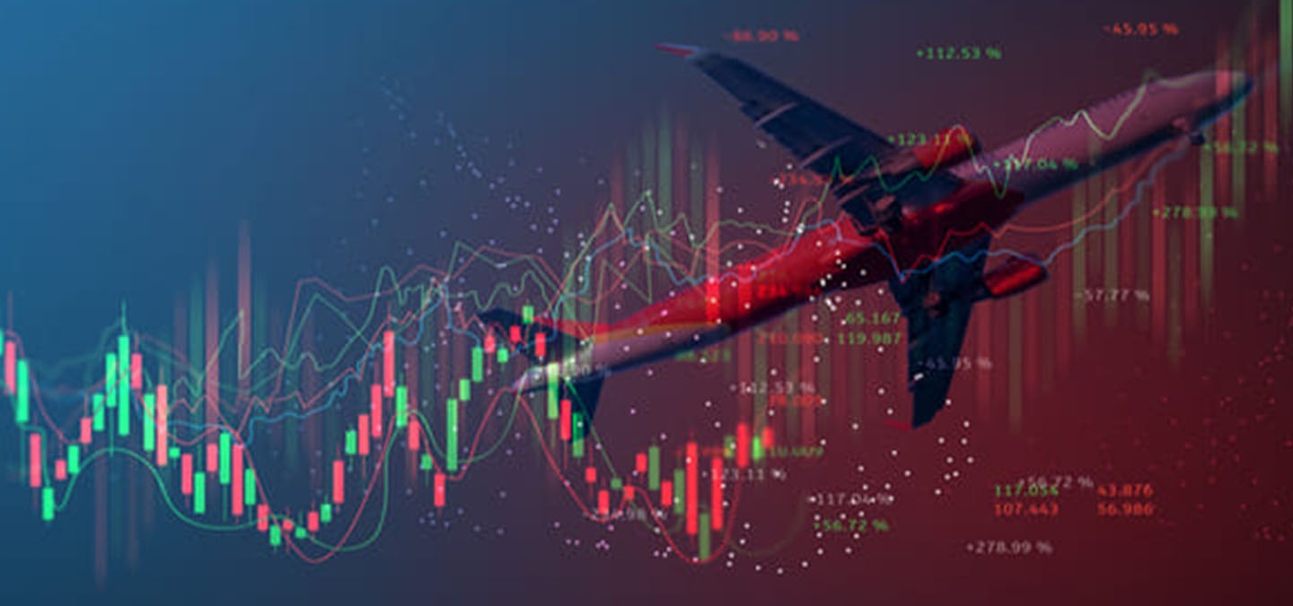 تراجع أسهم شركات الطيران الأمريكية مع خفض عدد الرحلات